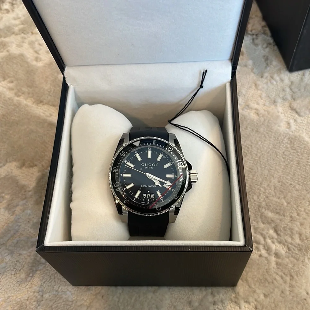 NWT GUCCI DIVE XL 45MM QUARTZ WATCH